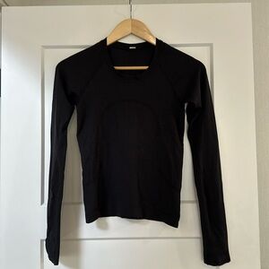 Lululemon swiftly tech long sleeve size 2, tag removed